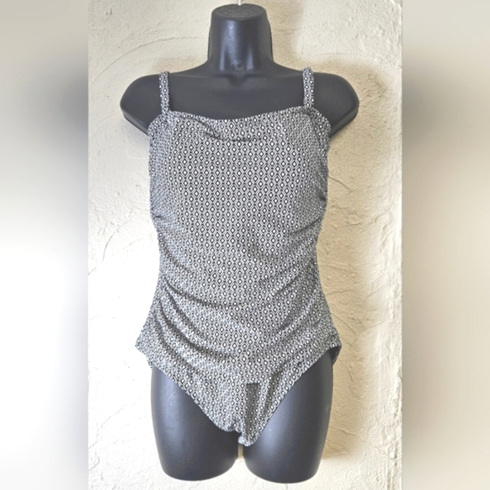DKNY Women's 4 Way Stretch Geometric Adjust Strap One Piece Swimsuit TFG Sz. 2X